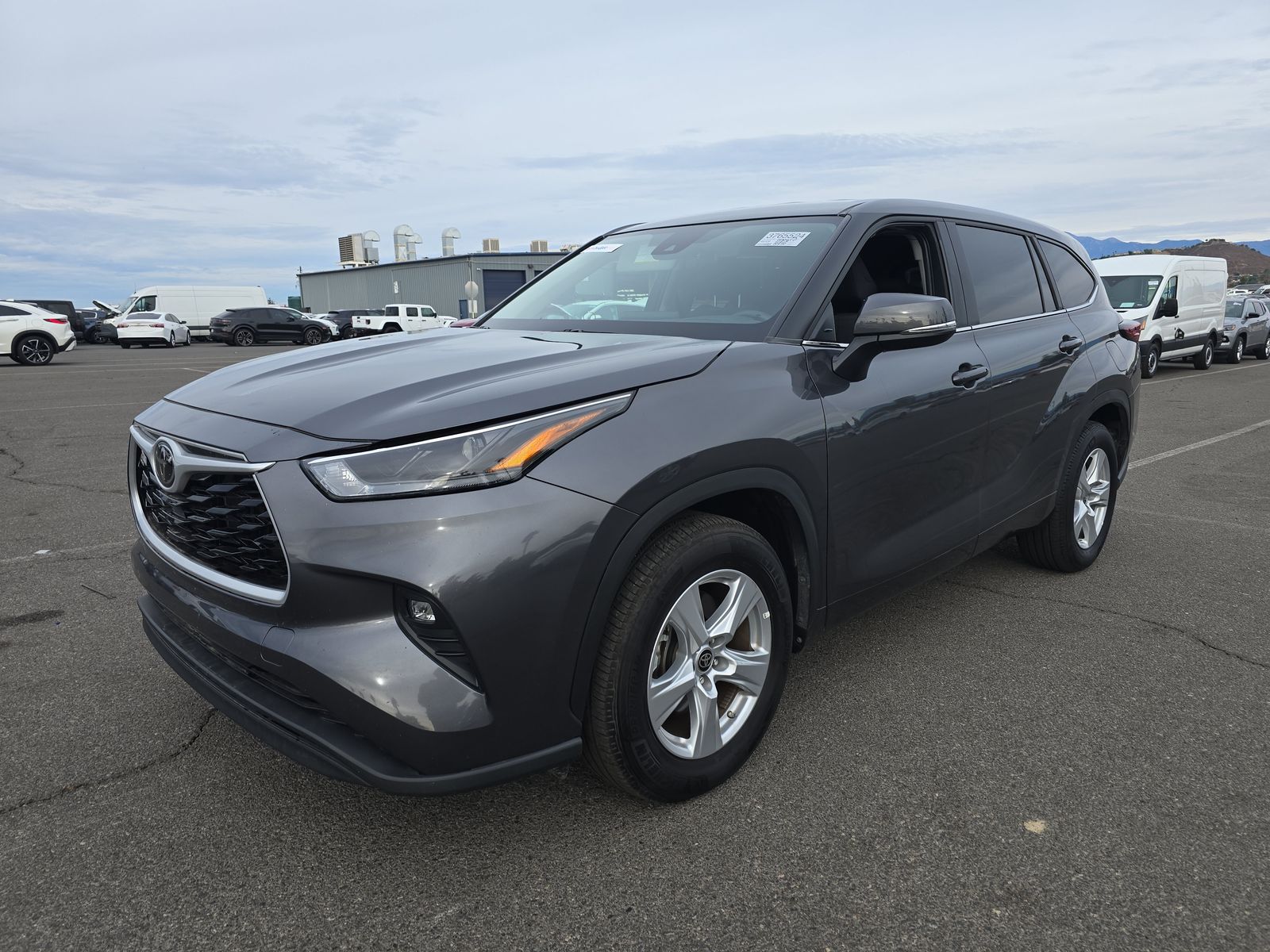 2024 Toyota Highlander LE