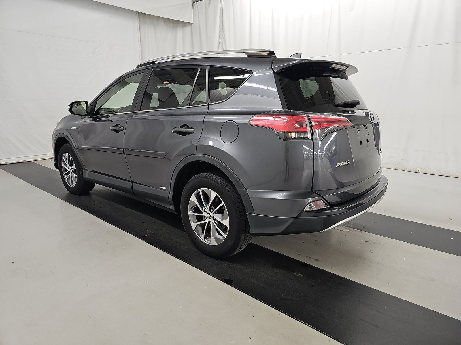 2016 Toyota RAV4 Hybrid XLE AWD