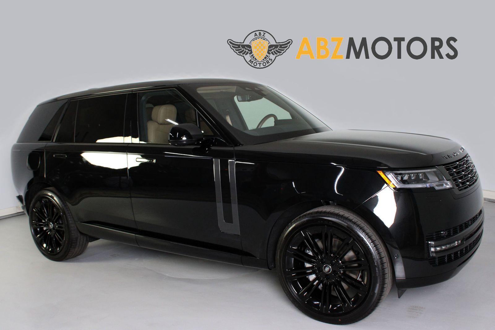 2025 Land Rover Range Rover SE LWB w/7-Passenger Seating