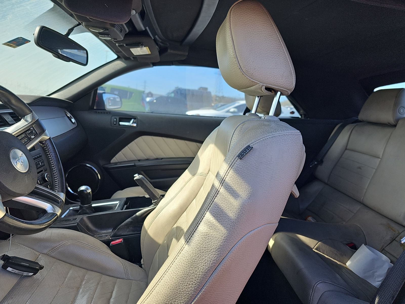 2012 Ford Mustang V6 Premium RWD