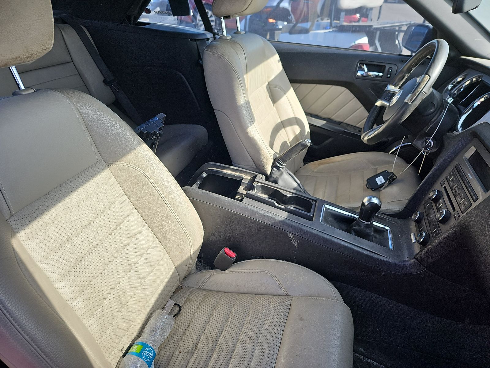 2012 Ford Mustang V6 Premium RWD