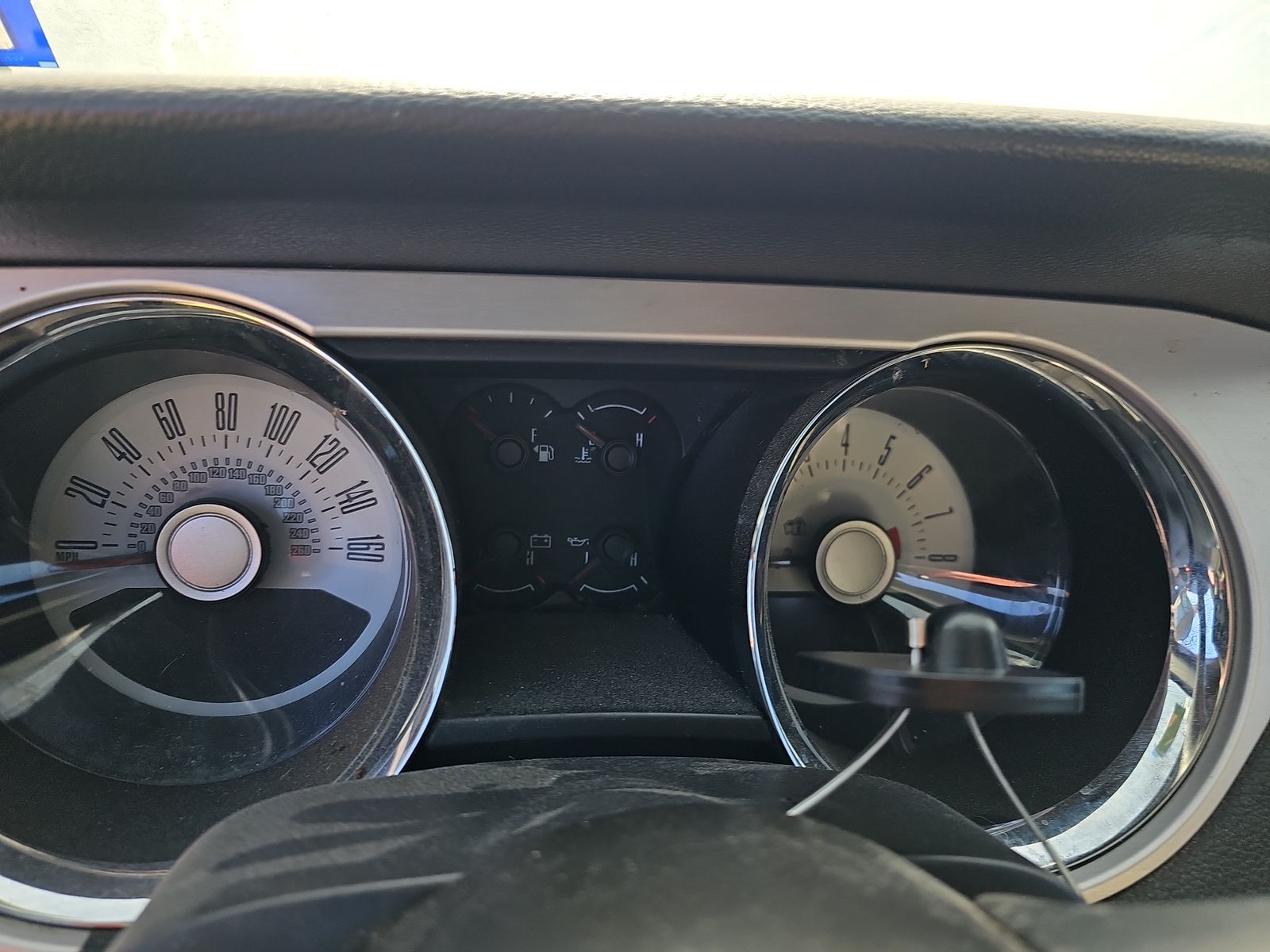 2012 Ford Mustang V6 Premium RWD