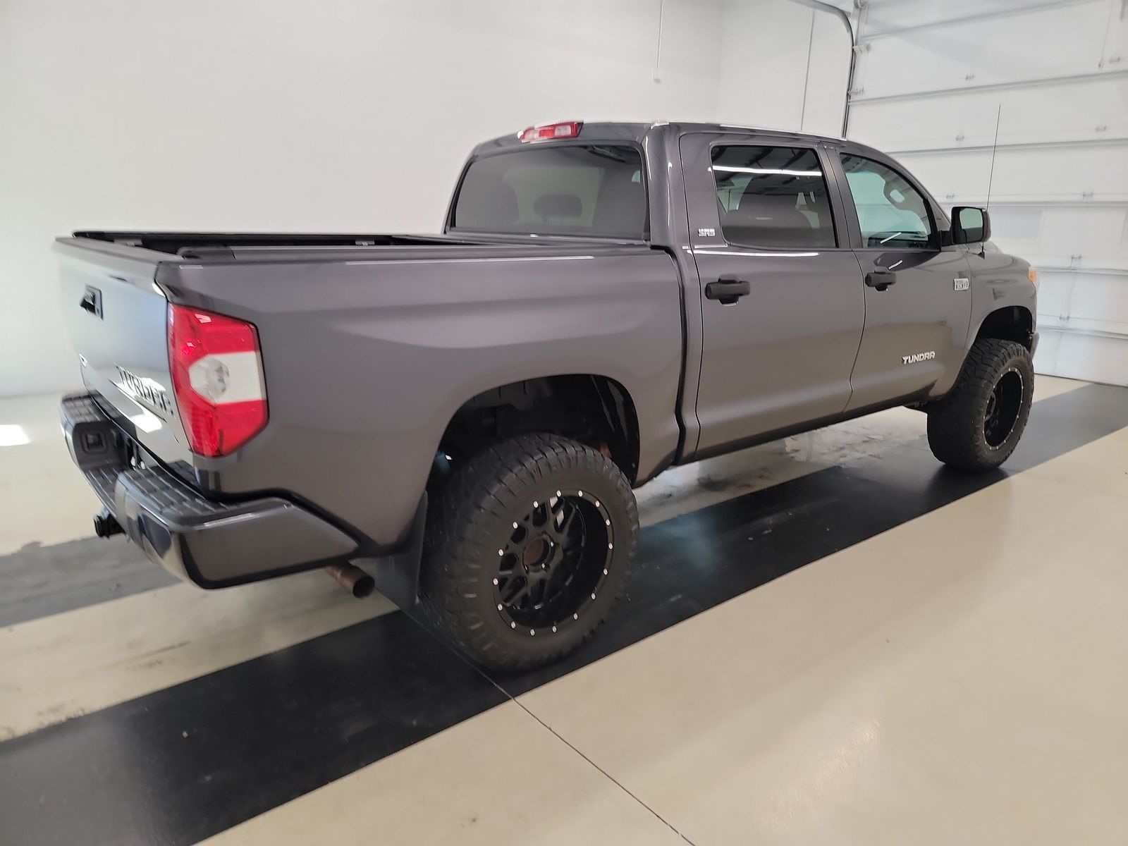 2017 Toyota Tundra SR5 AWD