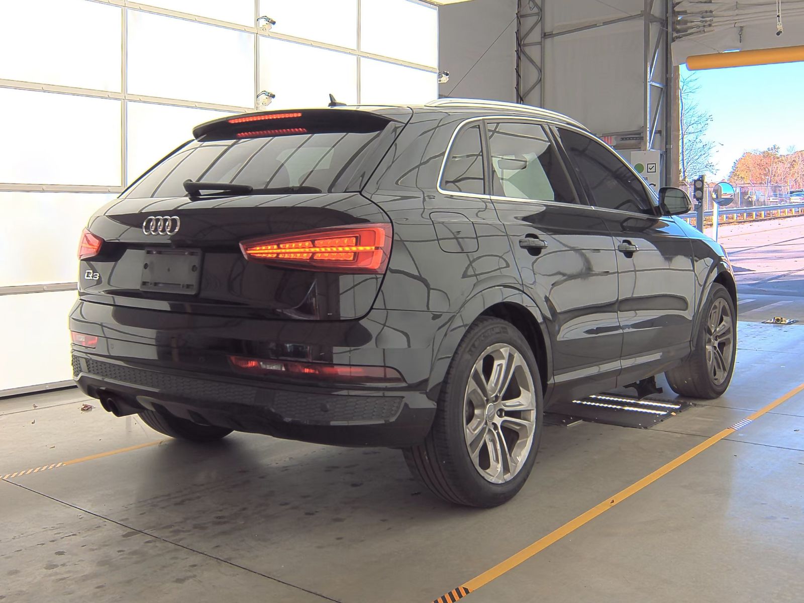 2016 Audi Q3 2.0T Prestige FWD