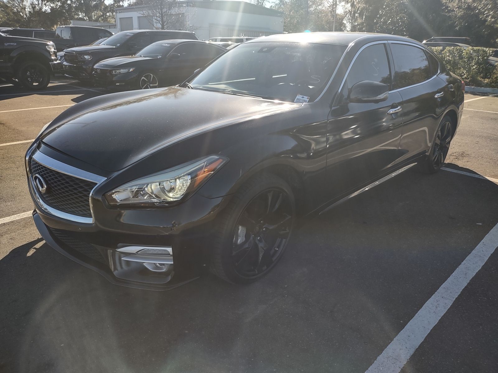 2017 INFINITI Q70L 5.6