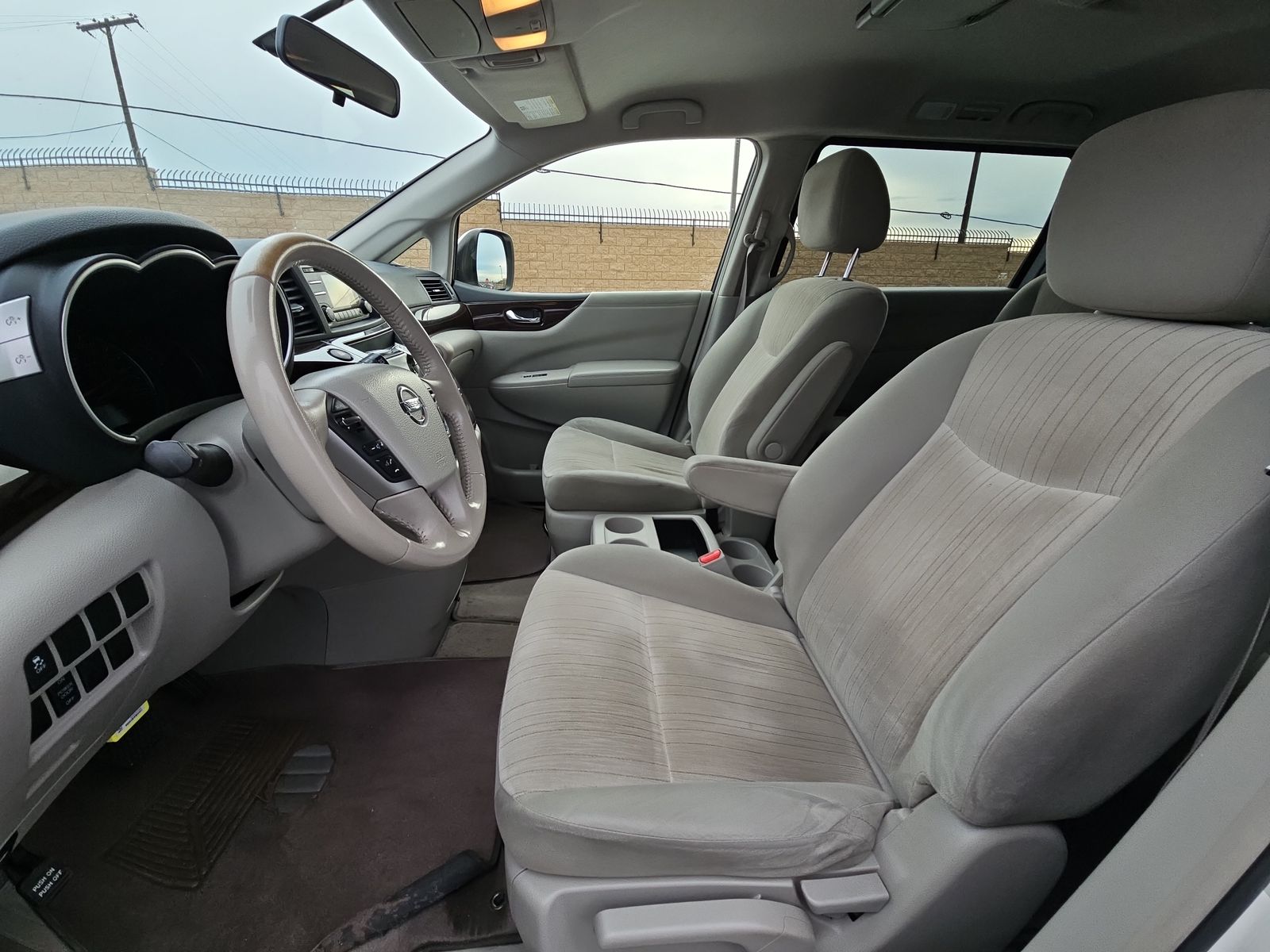 2014 Nissan Quest SV FWD