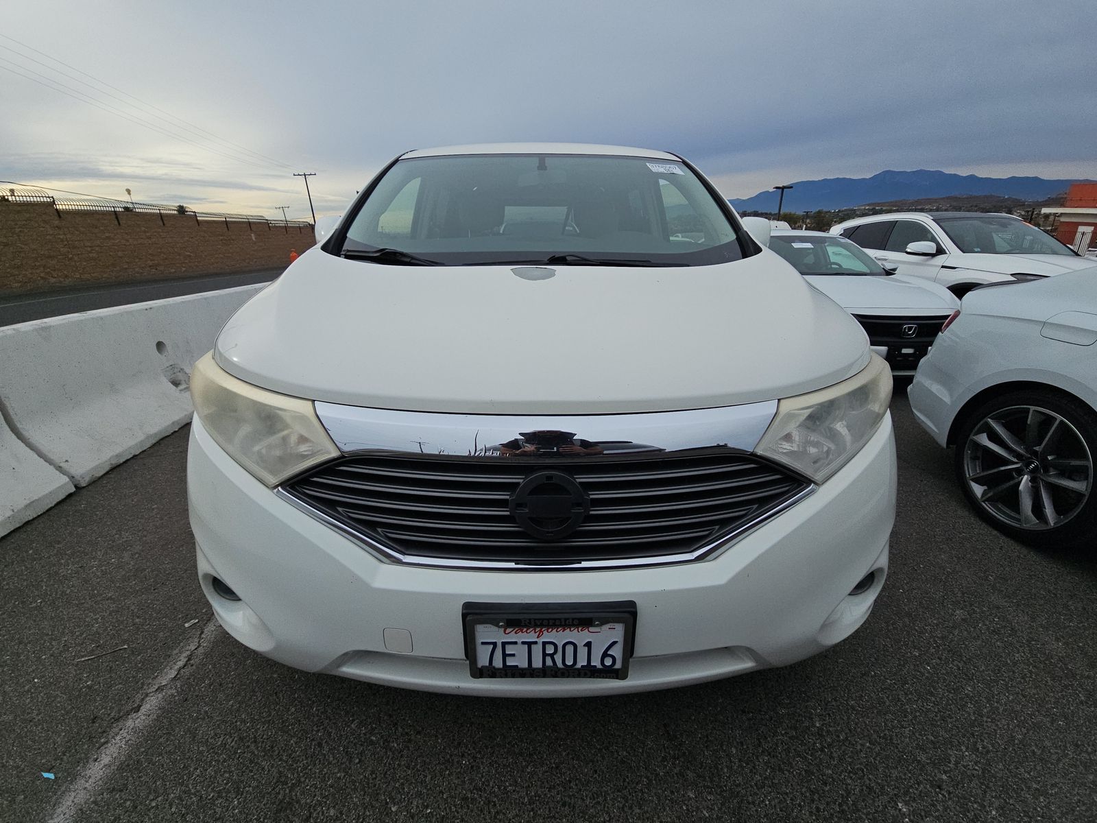 2014 Nissan Quest SV FWD