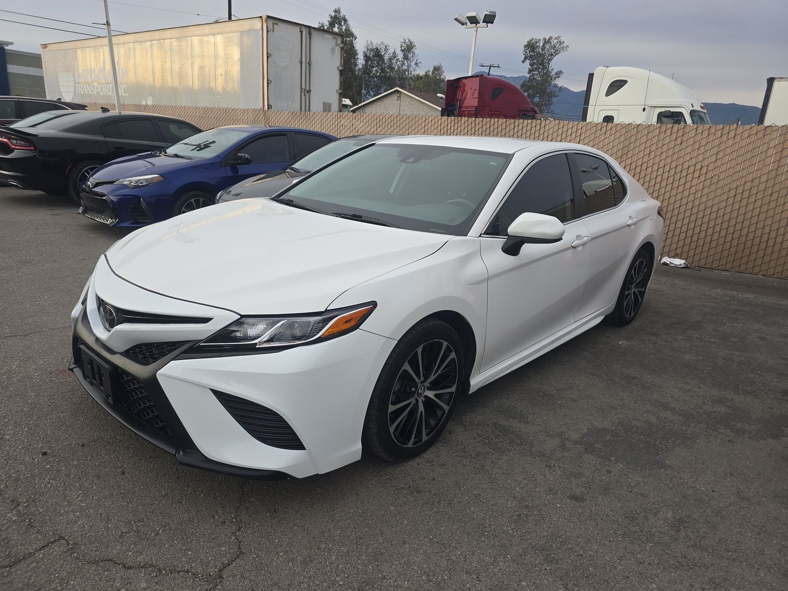 2019 Toyota Camry SE FWD