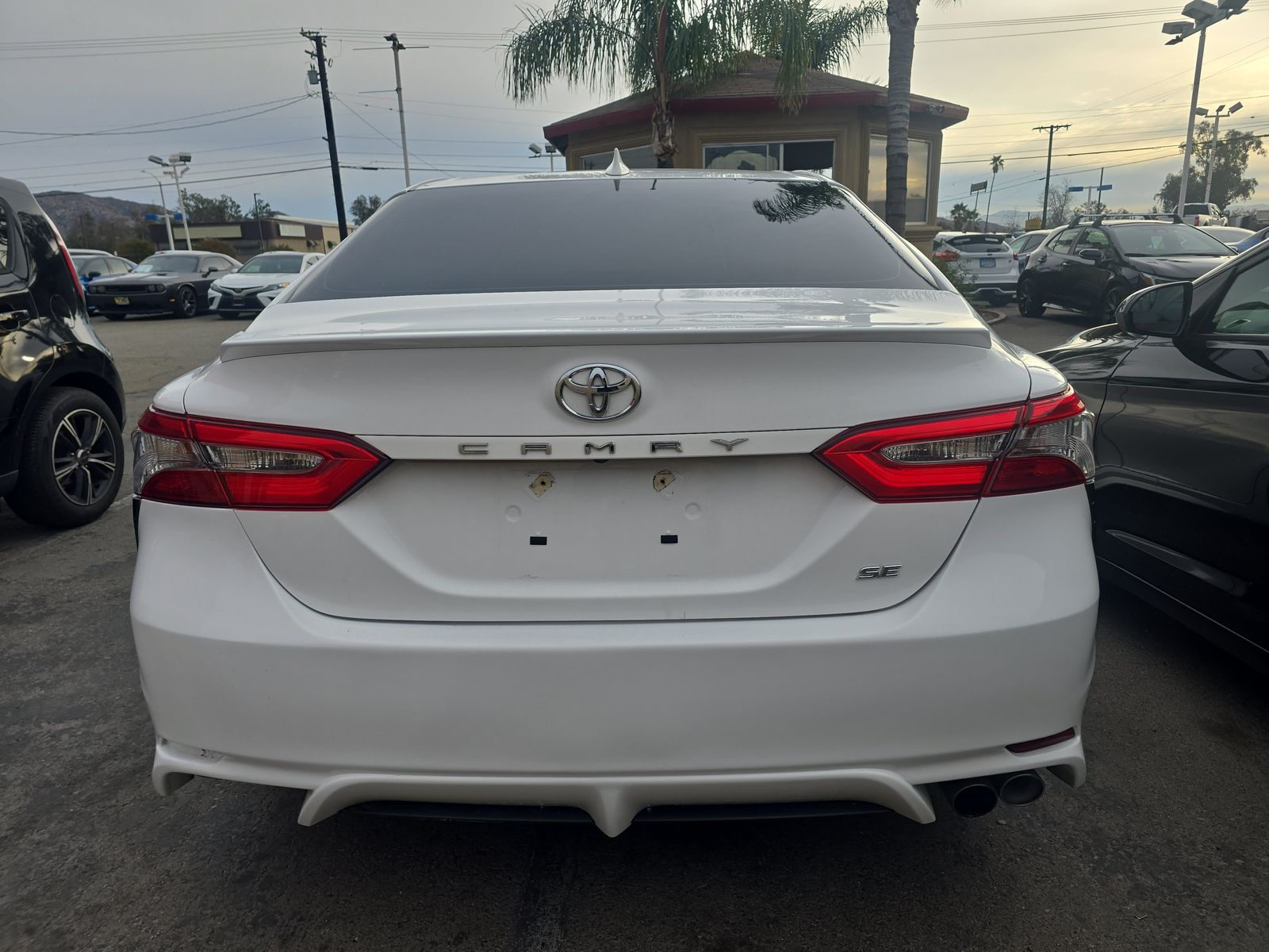 2019 Toyota Camry SE FWD
