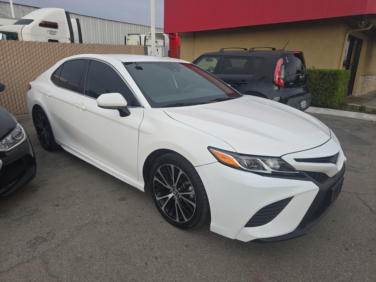 2019 Toyota Camry SE FWD
