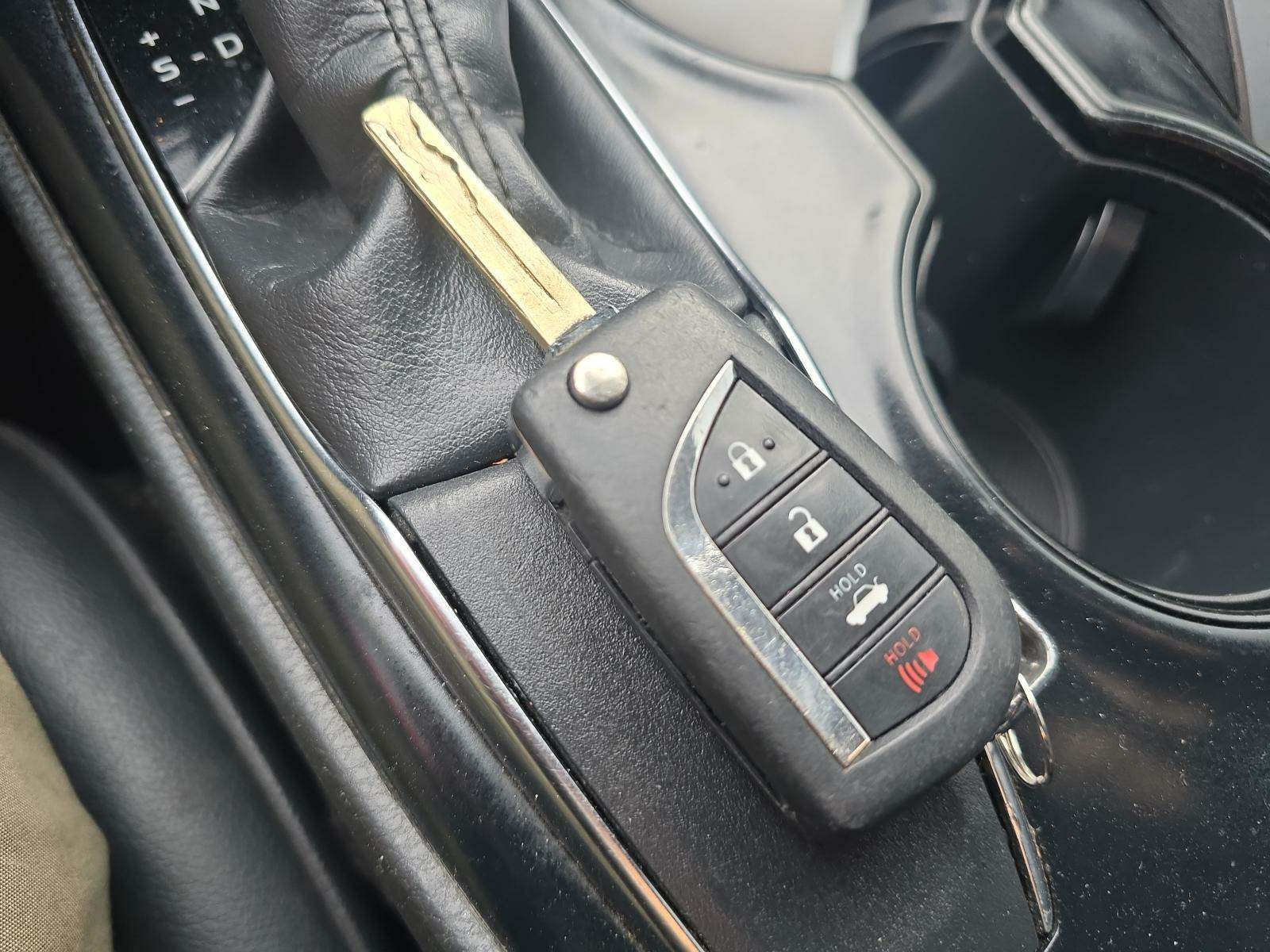 2019 Toyota Camry SE FWD