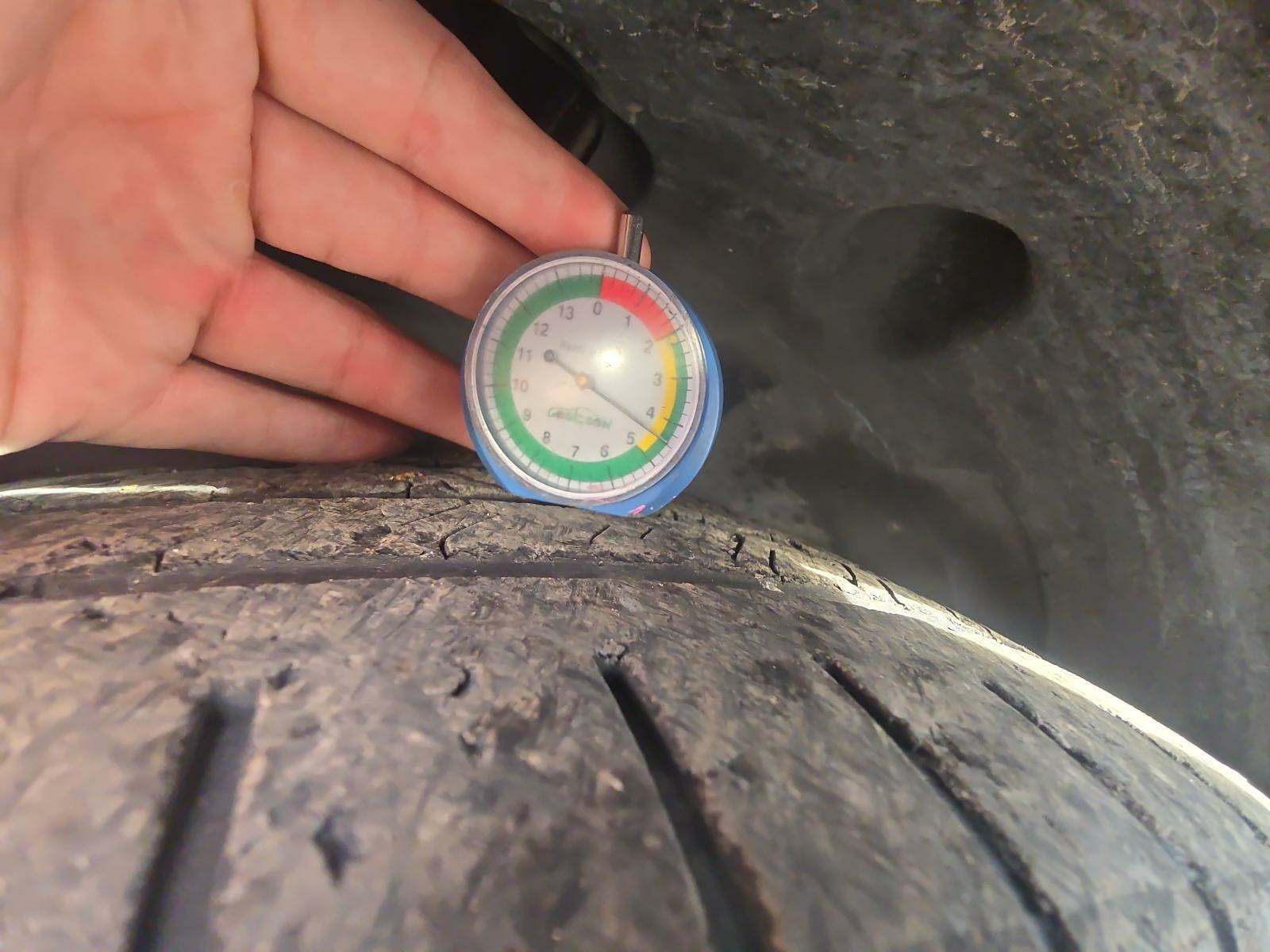 2019 Toyota Camry SE FWD