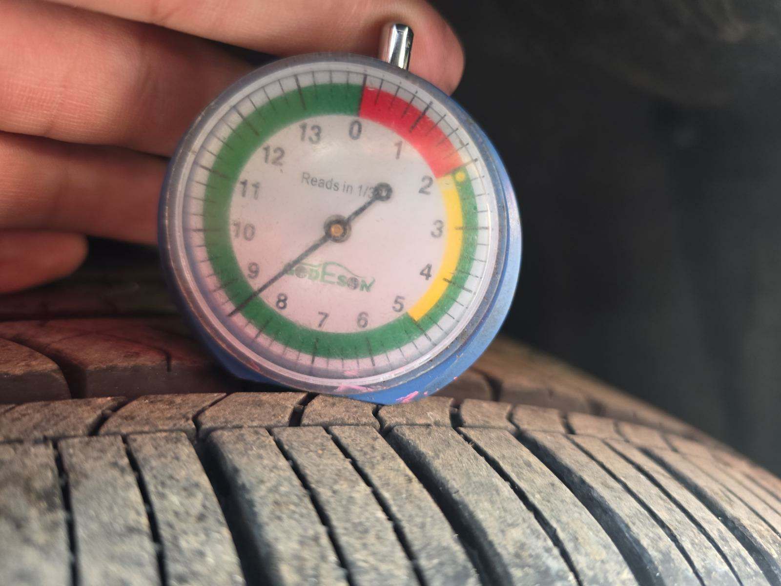 2019 Toyota Camry SE FWD