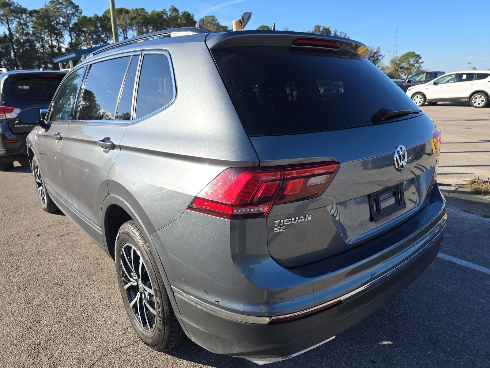 2021 Volkswagen Tiguan 2.0T SE FWD