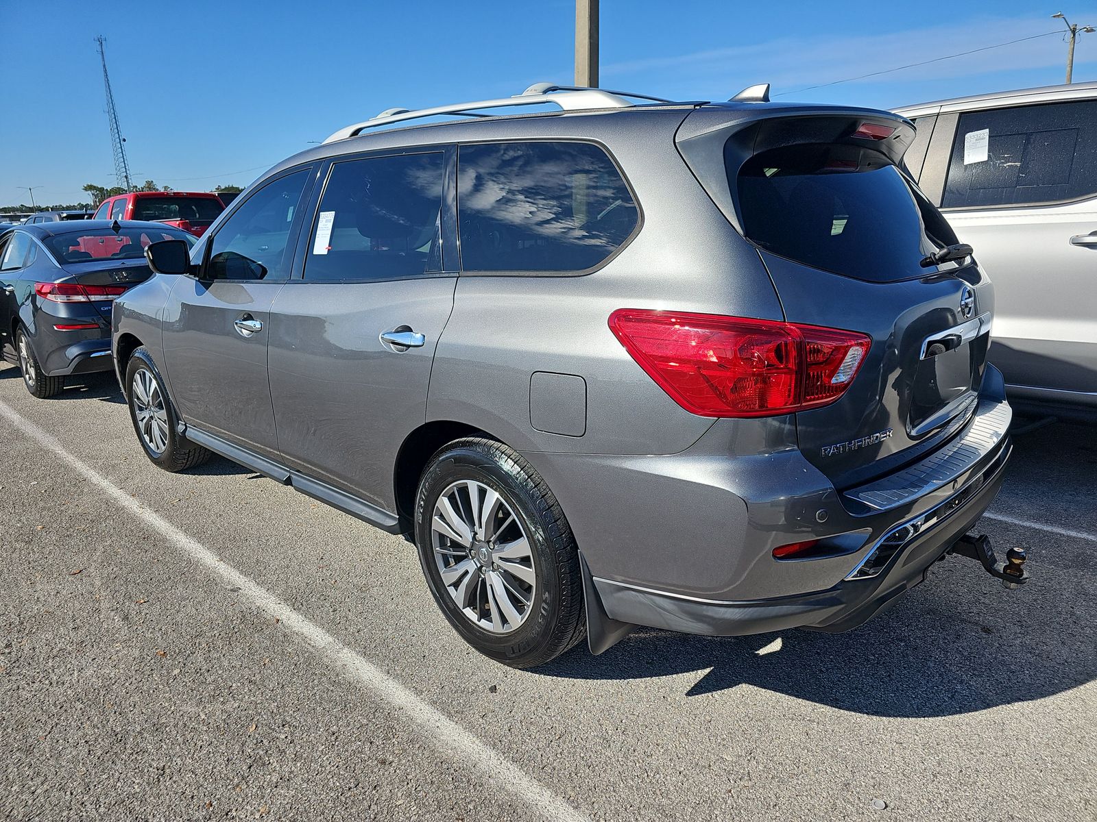 2020 Nissan Pathfinder S FWD