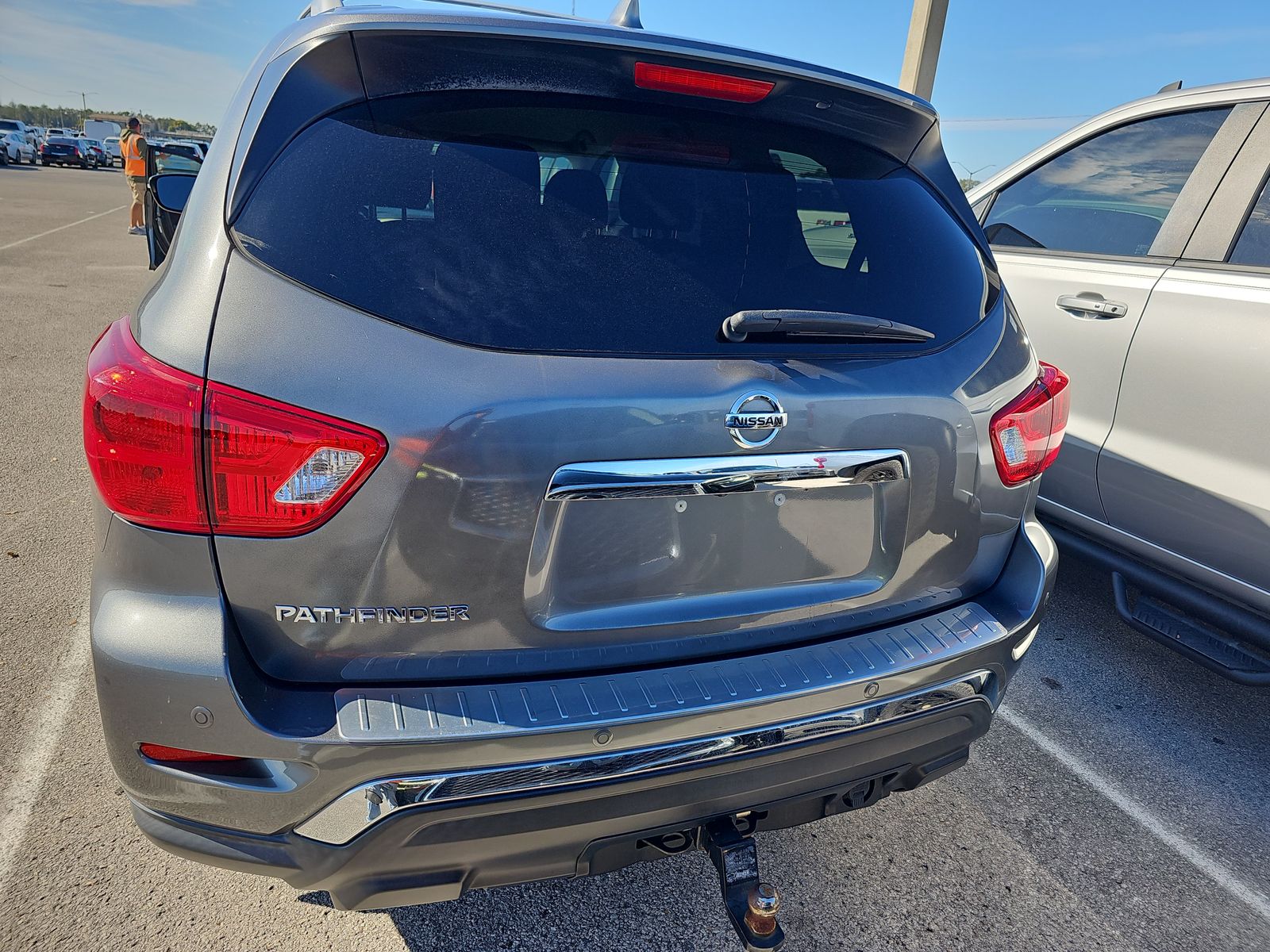 2020 Nissan Pathfinder S FWD