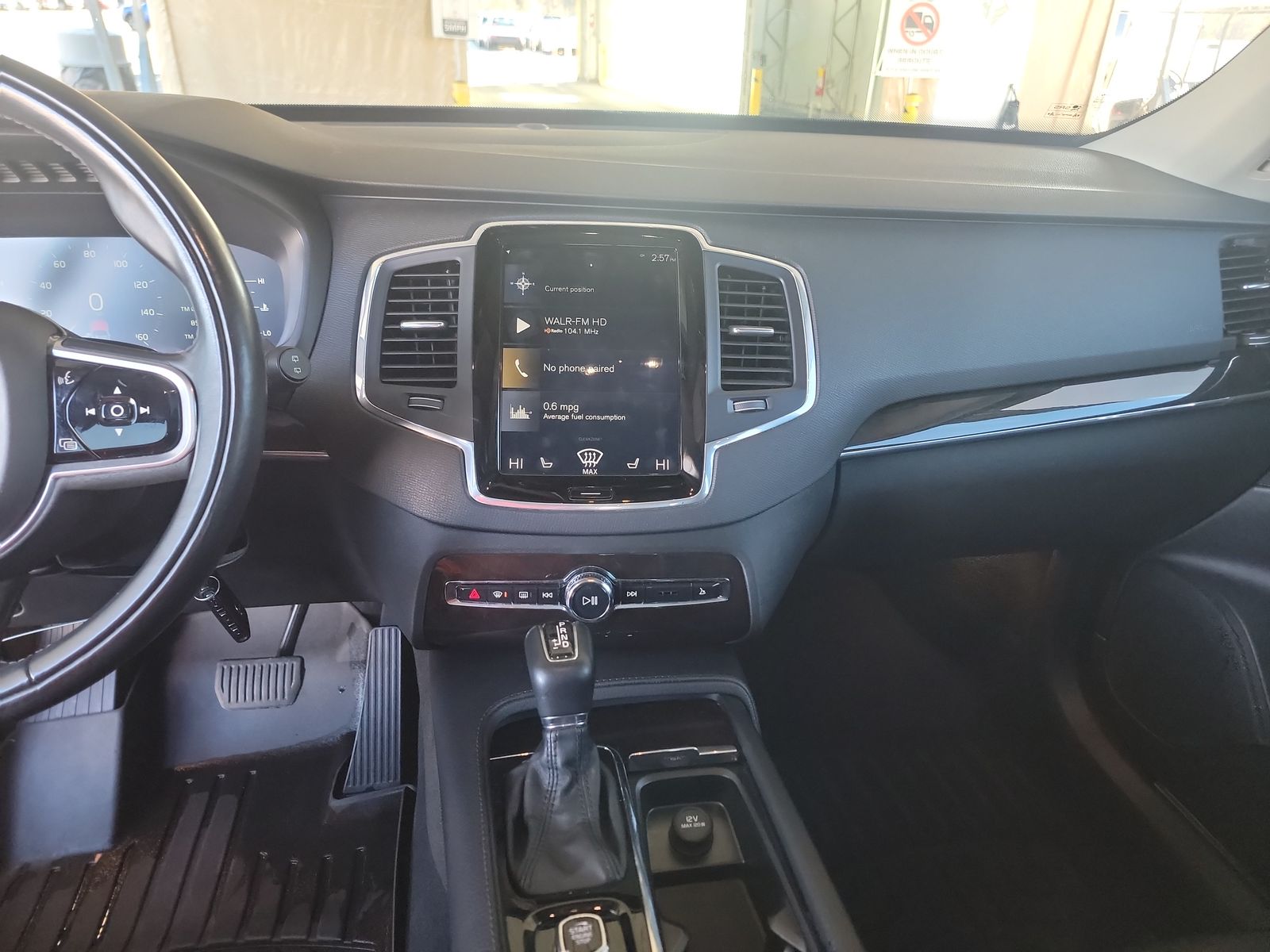 2018 Volvo XC90 T5 Momentum AWD