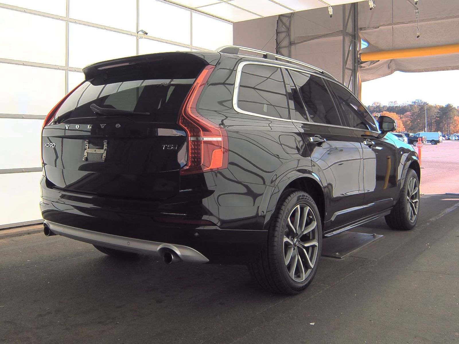 2018 Volvo XC90 T5 Momentum AWD