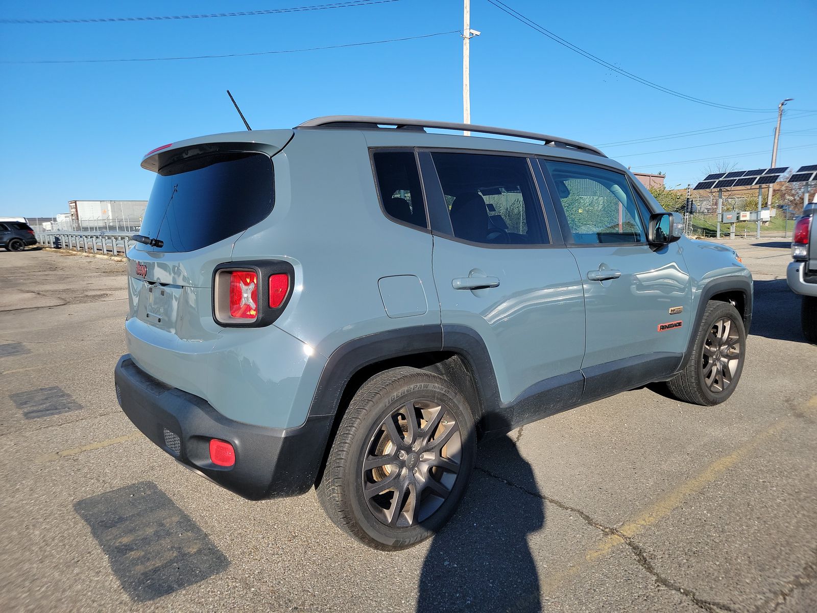 2016 Jeep Renegade Latitude 75th Anniversary Edition FWD