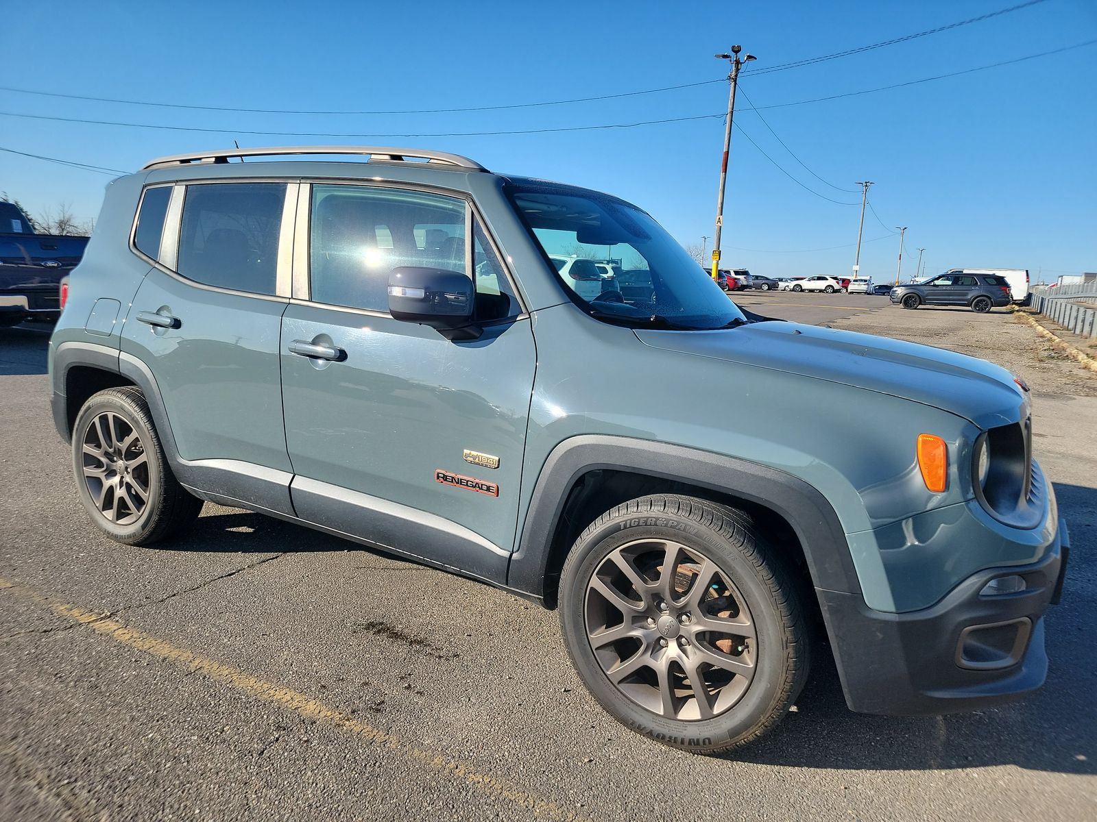 2016 Jeep Renegade Latitude 75th Anniversary Edition FWD