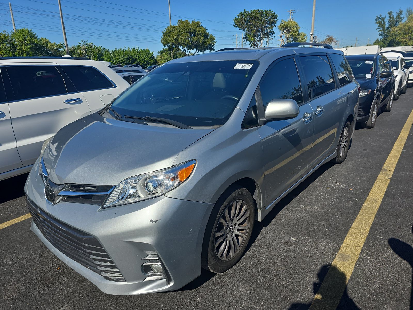 2019 Toyota Sienna XLE 8-Passenger 119.3