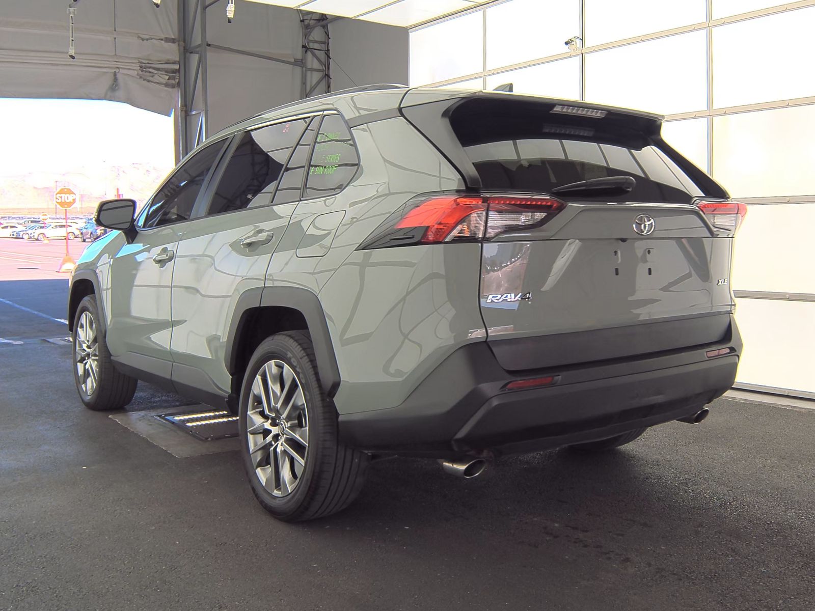 2022 Toyota RAV4 XLE Premium FWD