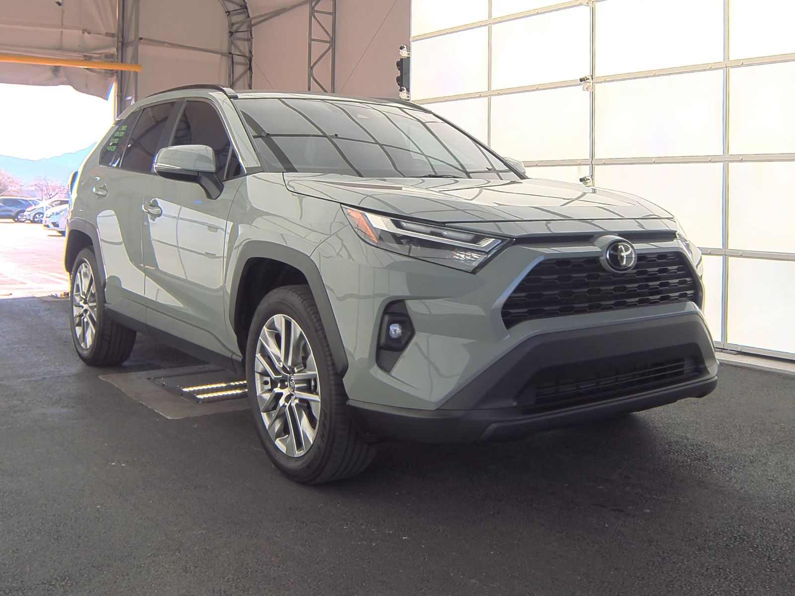 2022 Toyota RAV4 XLE Premium FWD