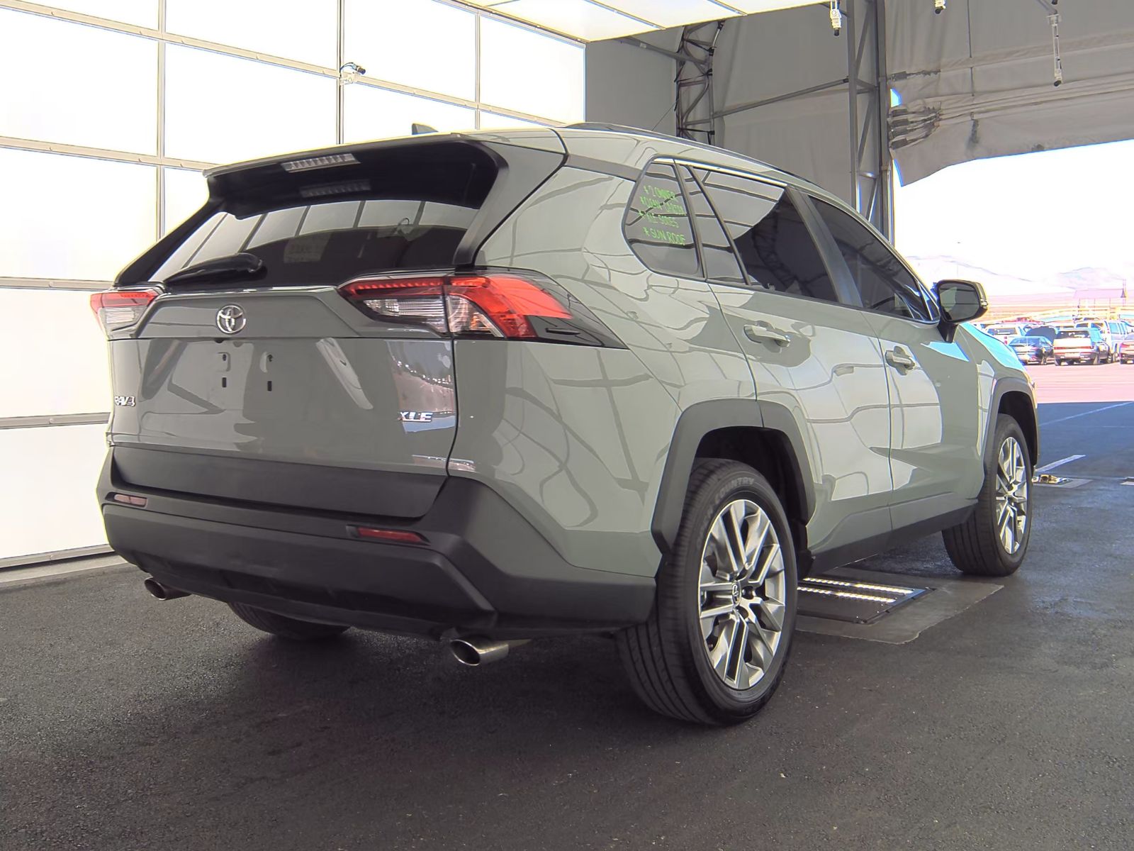 2022 Toyota RAV4 XLE Premium FWD