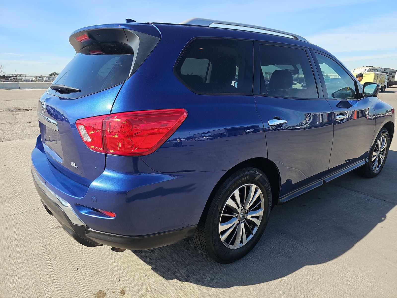 2019 Nissan Pathfinder SL FWD