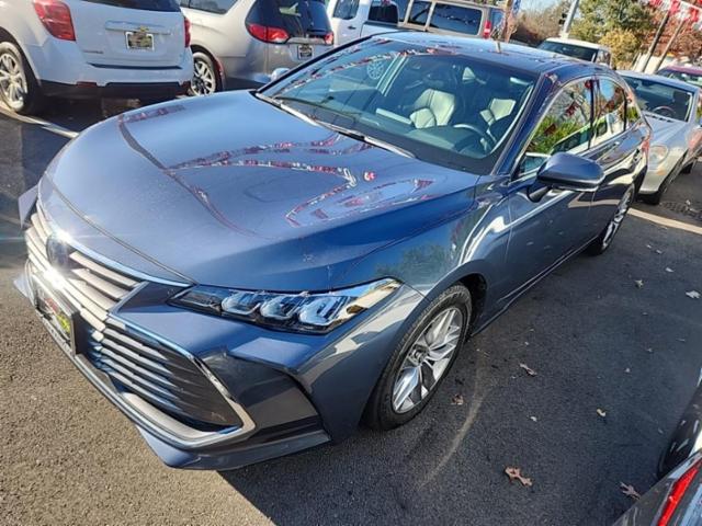 2022 Toyota Avalon Hybrid XLE