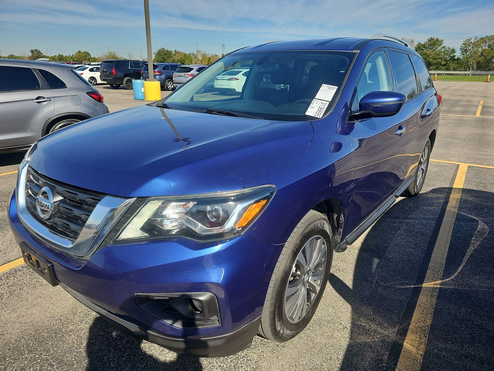 2020 Nissan Pathfinder SV