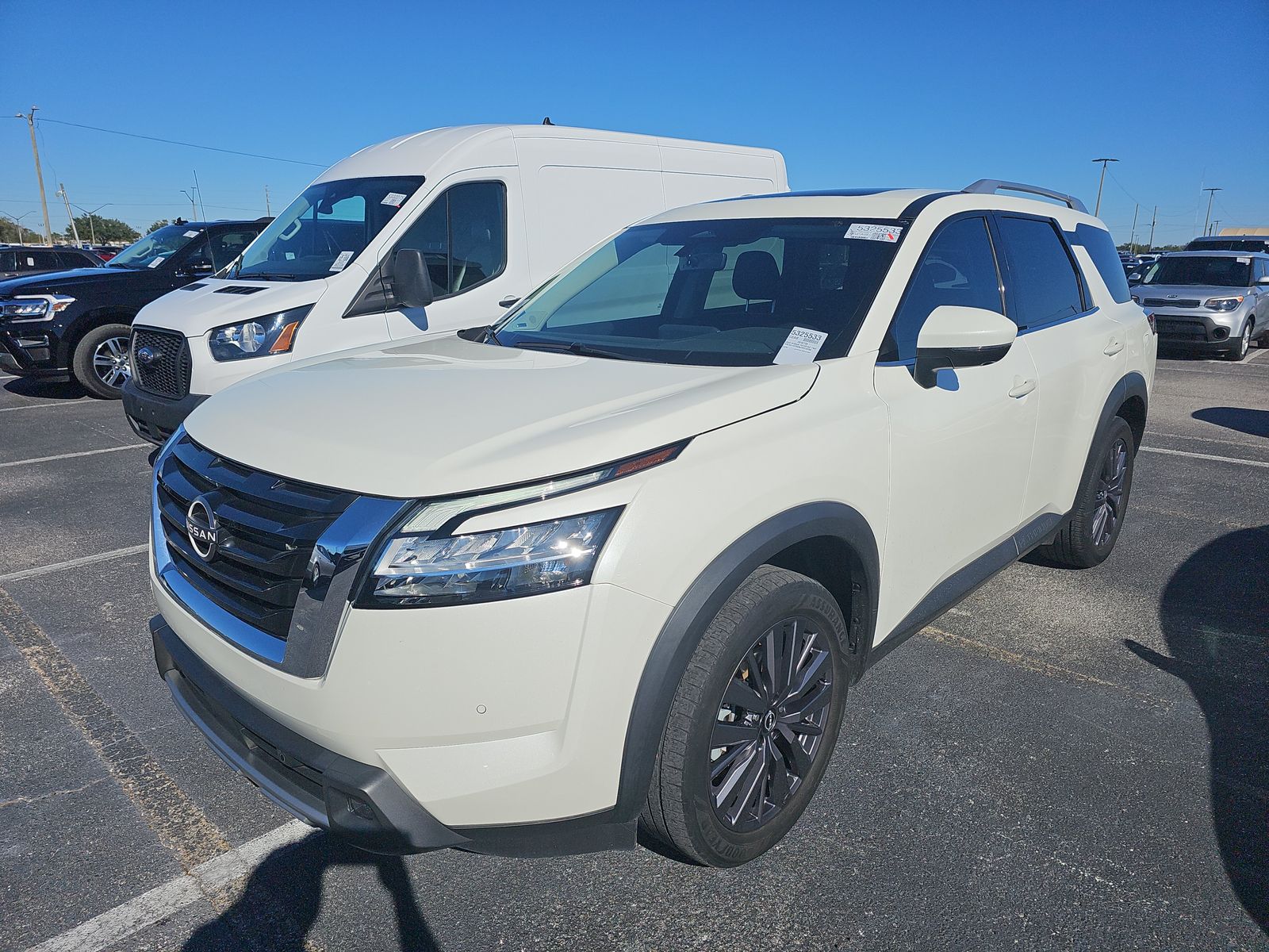 2023 Nissan Pathfinder SL