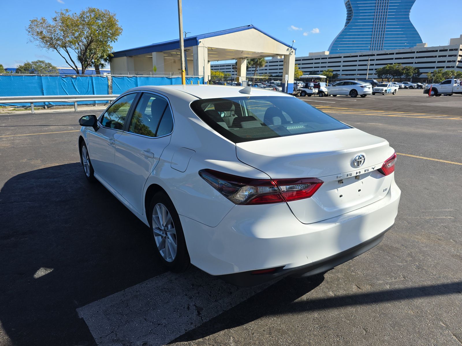 2022 Toyota Camry LE FWD