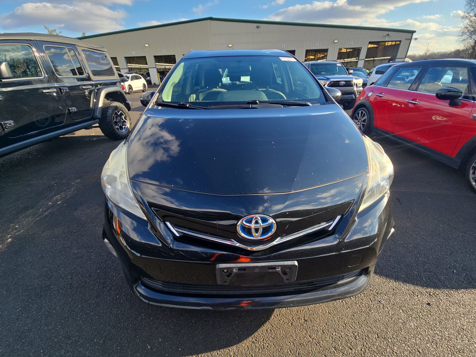 2014 Toyota Prius v Three FWD