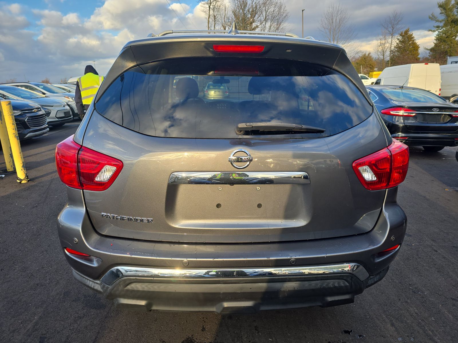 2019 Nissan Pathfinder S FWD