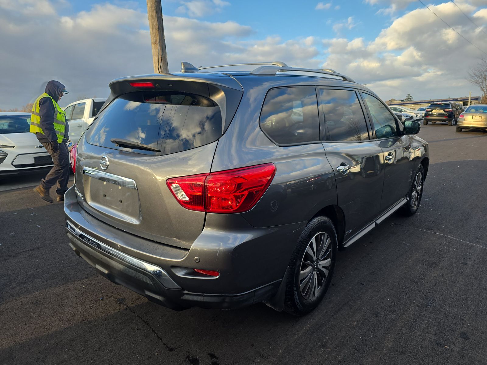 2019 Nissan Pathfinder S FWD