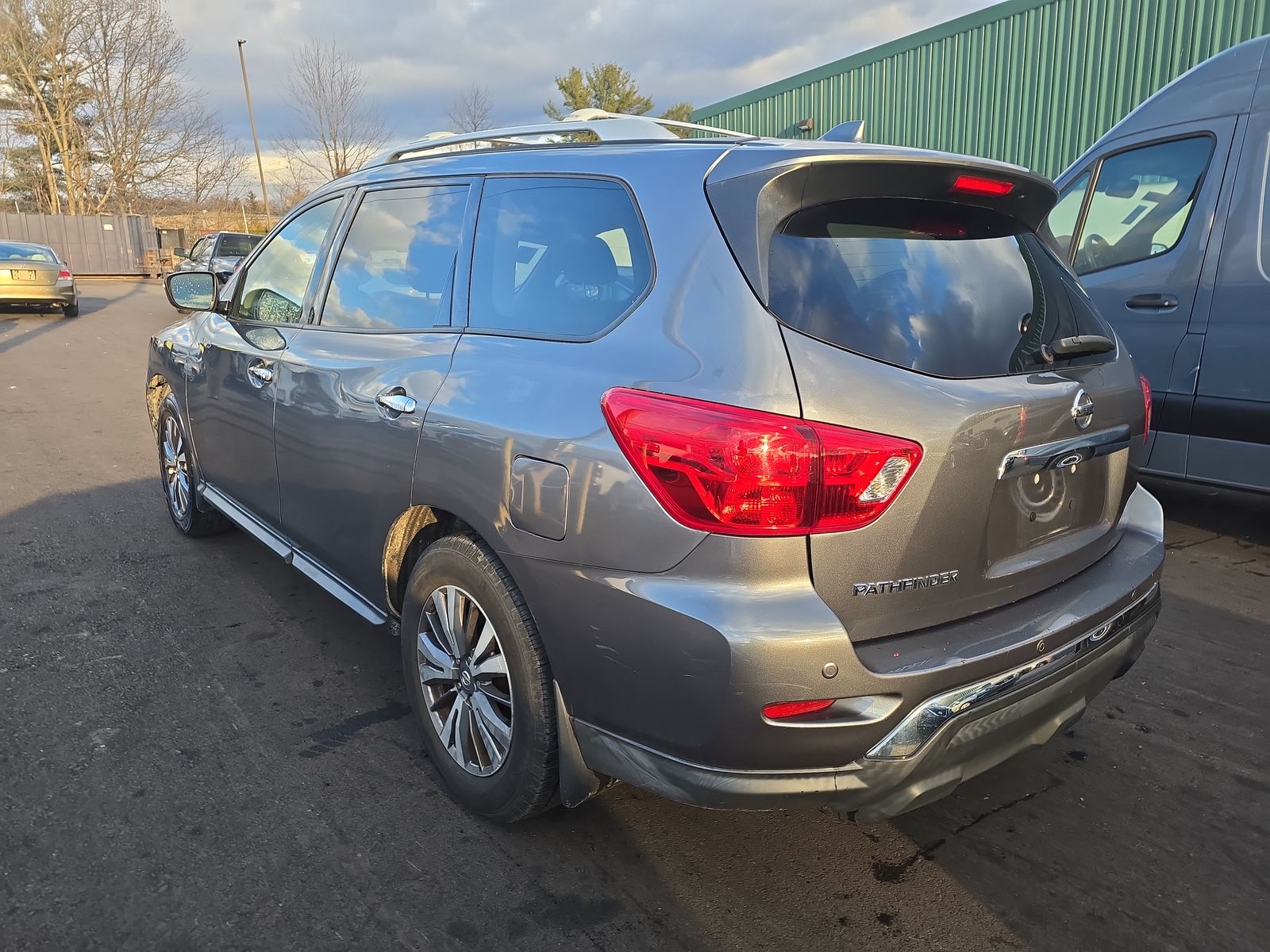 2019 Nissan Pathfinder S FWD