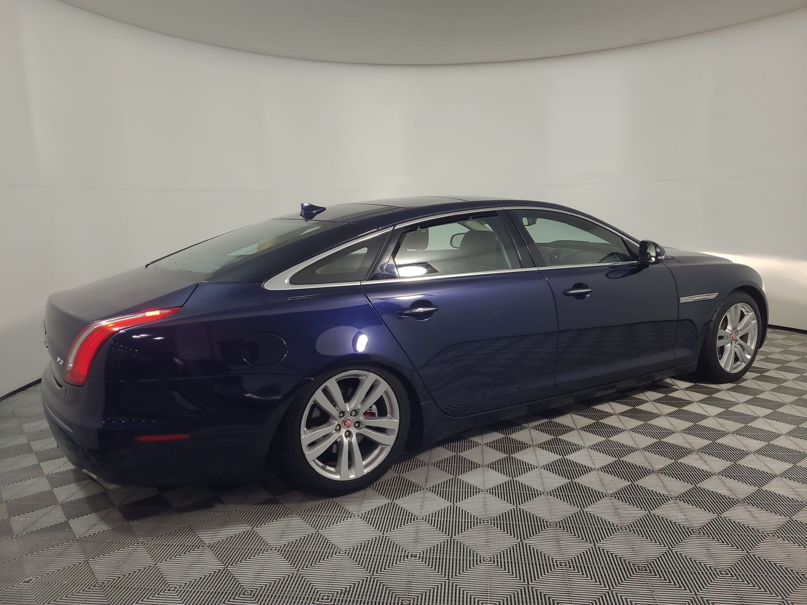 2015 Jaguar XJ L Portfolio RWD