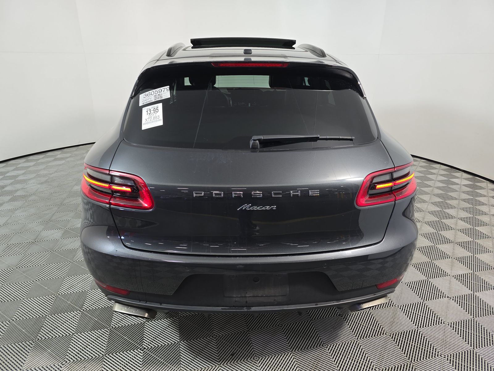 2017 Porsche Macan Base AWD