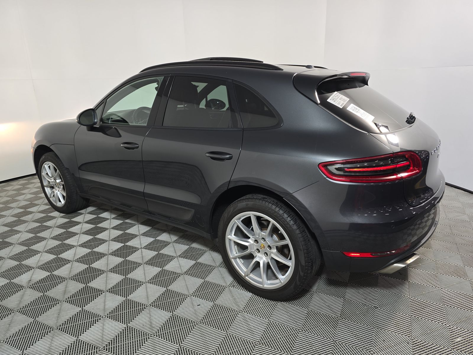 2017 Porsche Macan Base AWD