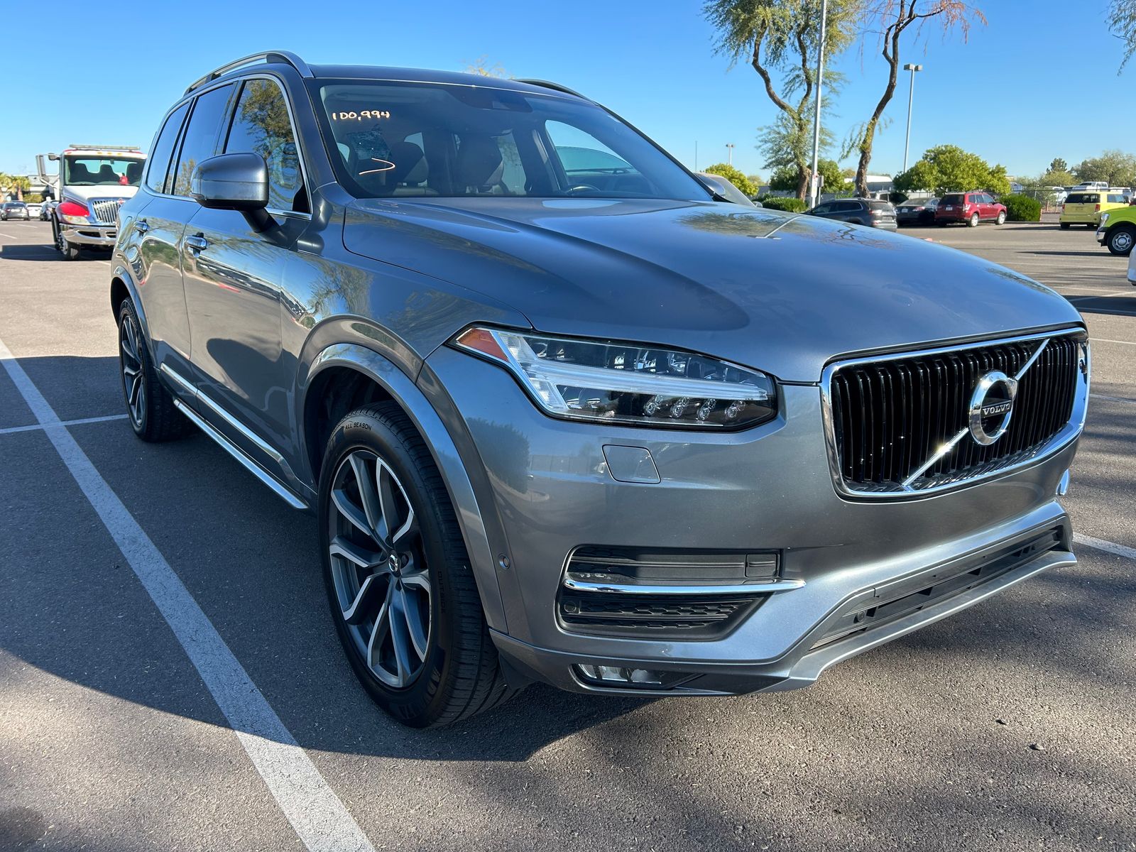 2016 Volvo XC90 T6 Momentum