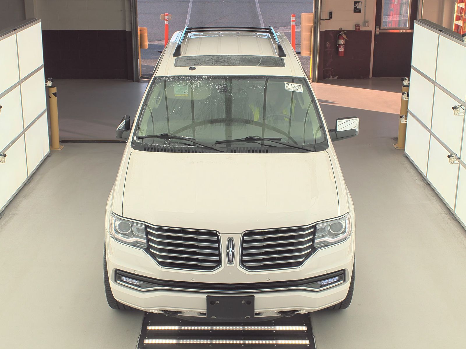 2015 Lincoln Navigator Base AWD