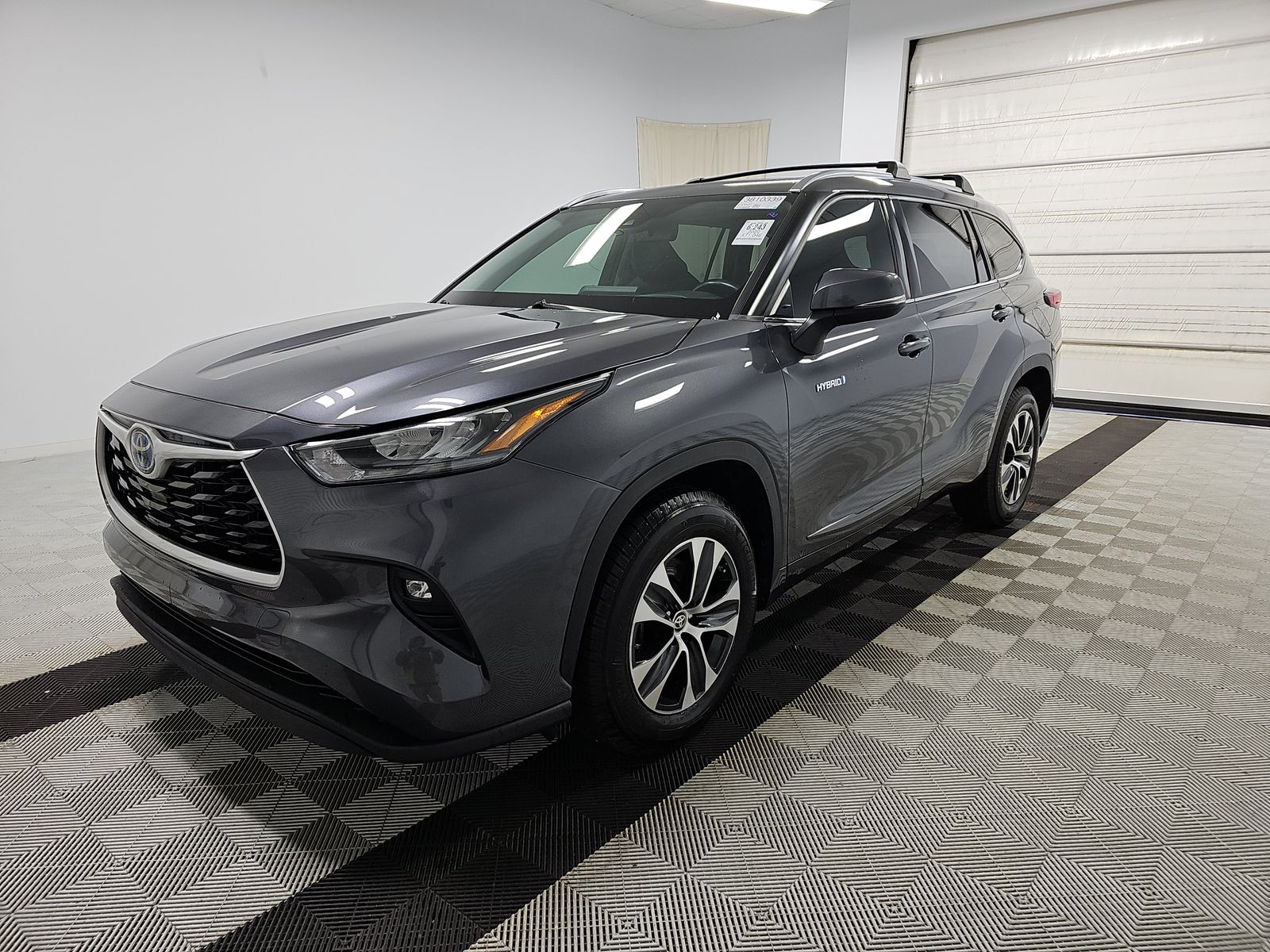 2020 Toyota Highlander Hybrid XLE