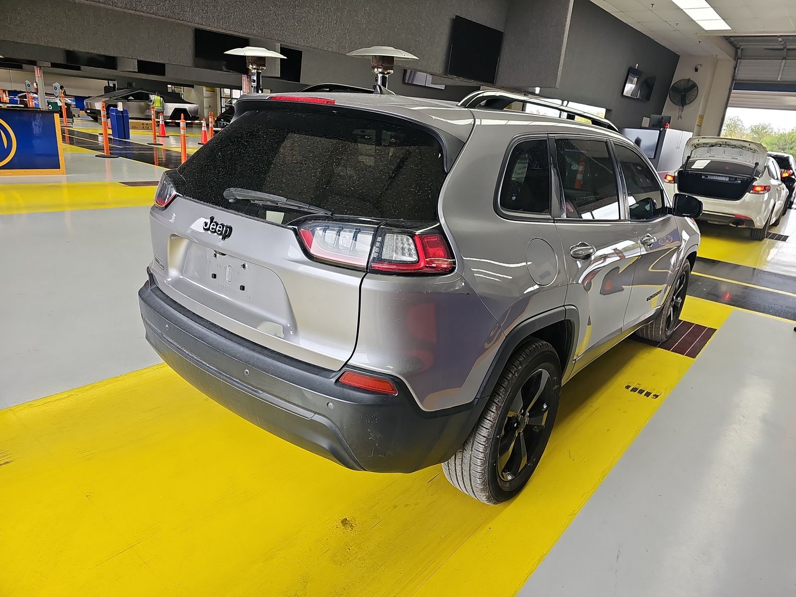 2019 Jeep Cherokee Latitude Altitude Edition FWD