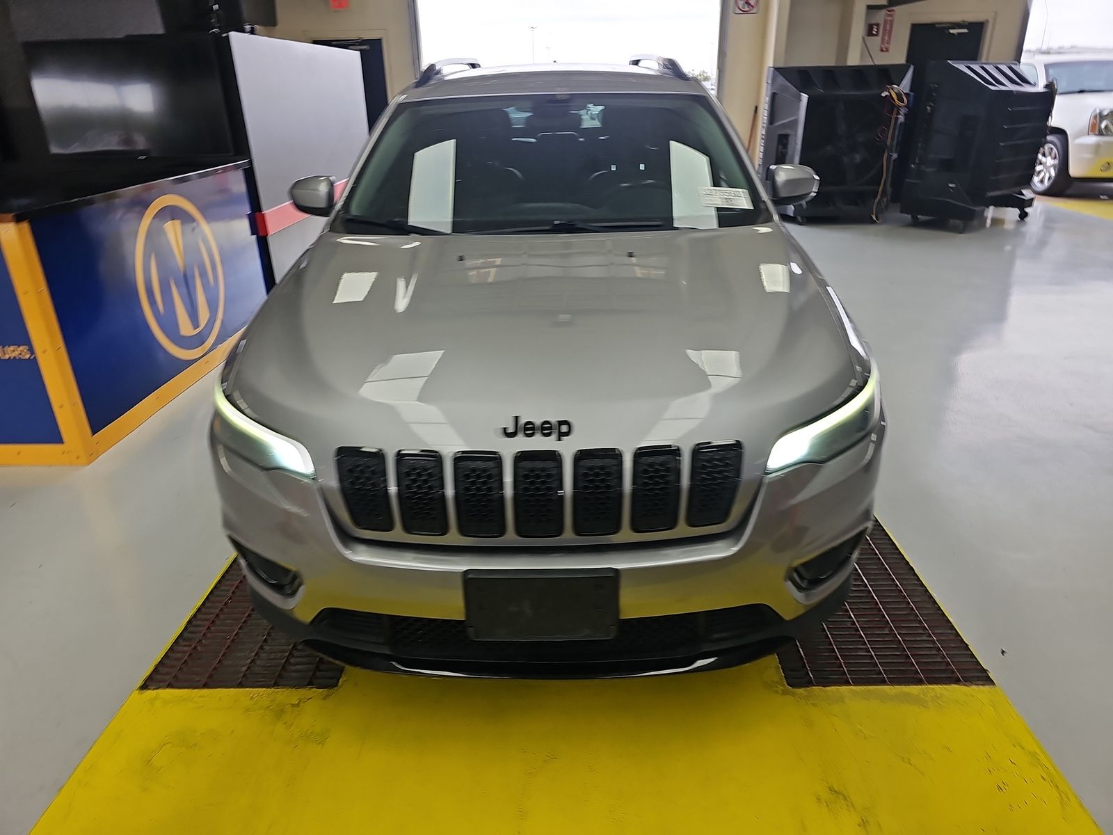 2019 Jeep Cherokee Latitude Altitude Edition FWD