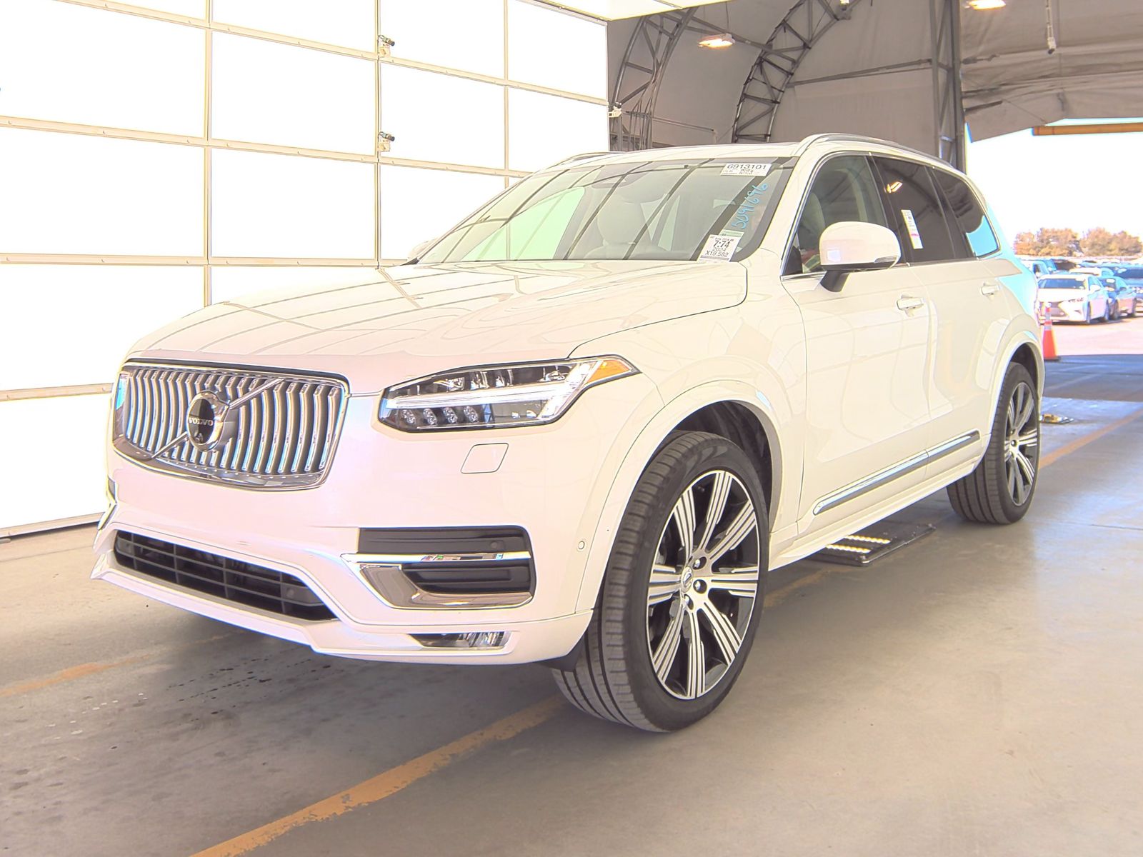 2024 Volvo XC90 B6 Ultimate Bright Theme 7-Passenger