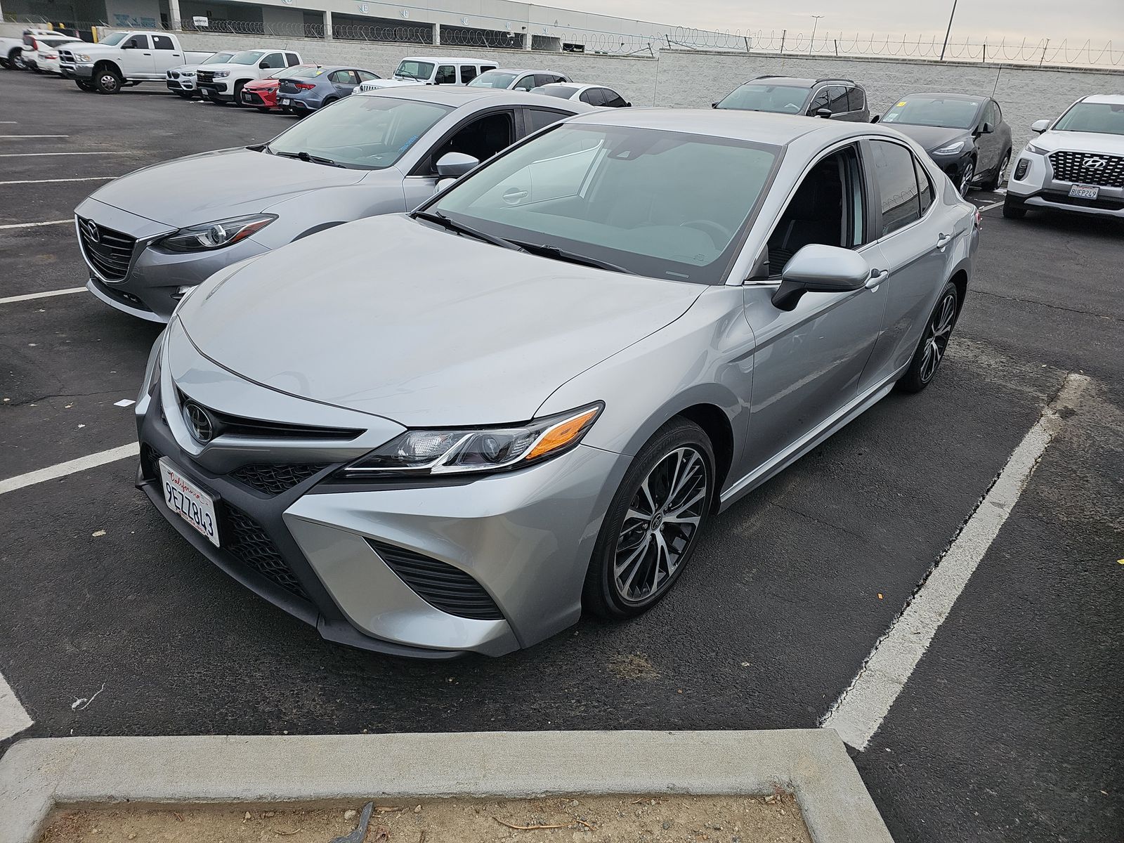 2020 Toyota Camry SE