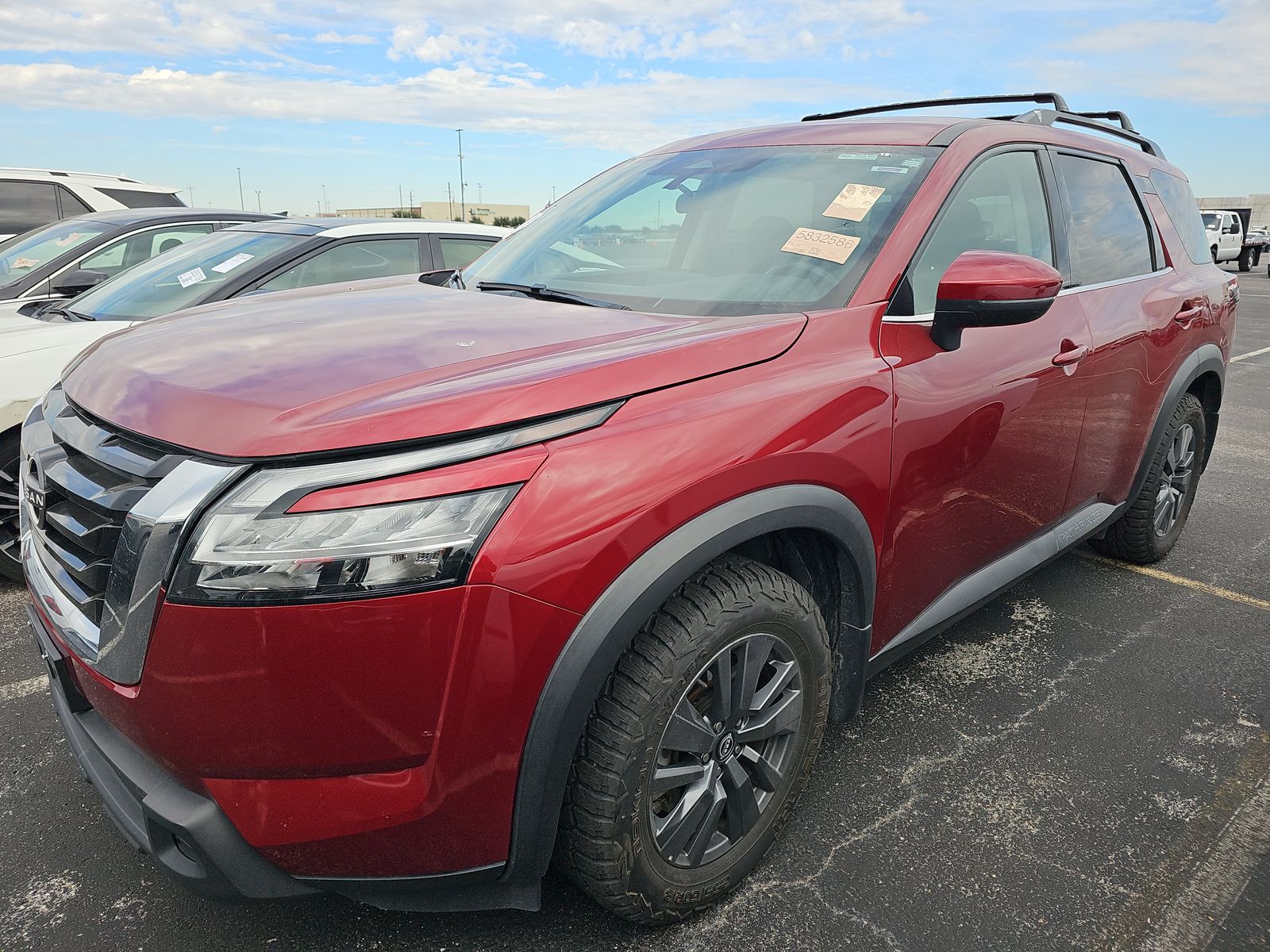 2022 Nissan Pathfinder SV
