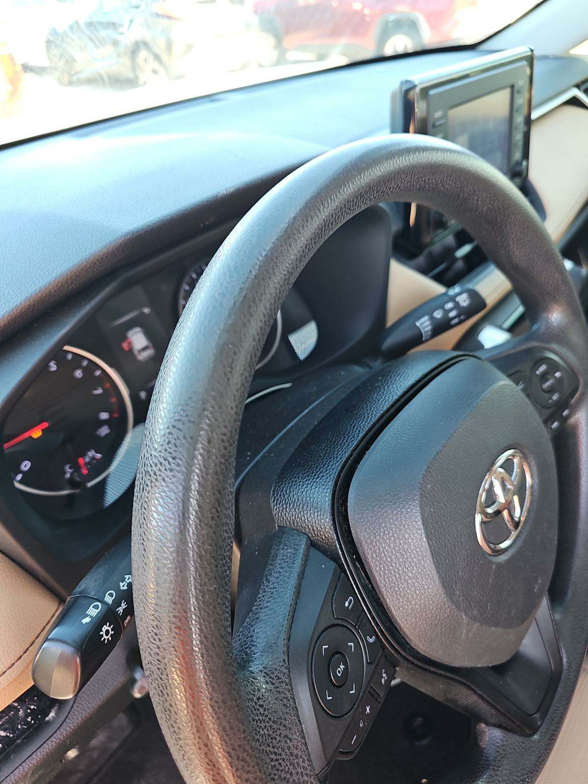 2020 Toyota RAV4 LE FWD