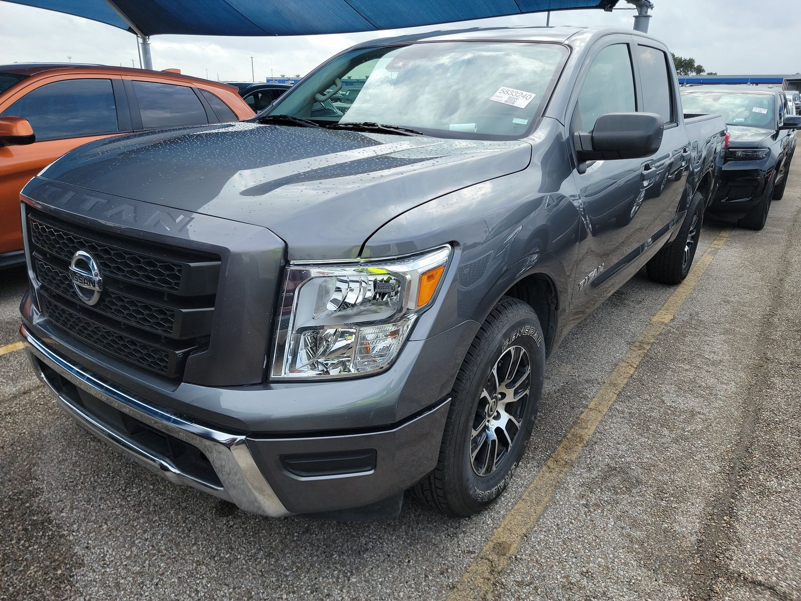 2022 Nissan TITAN SV Crew Cab Extra Short Bed